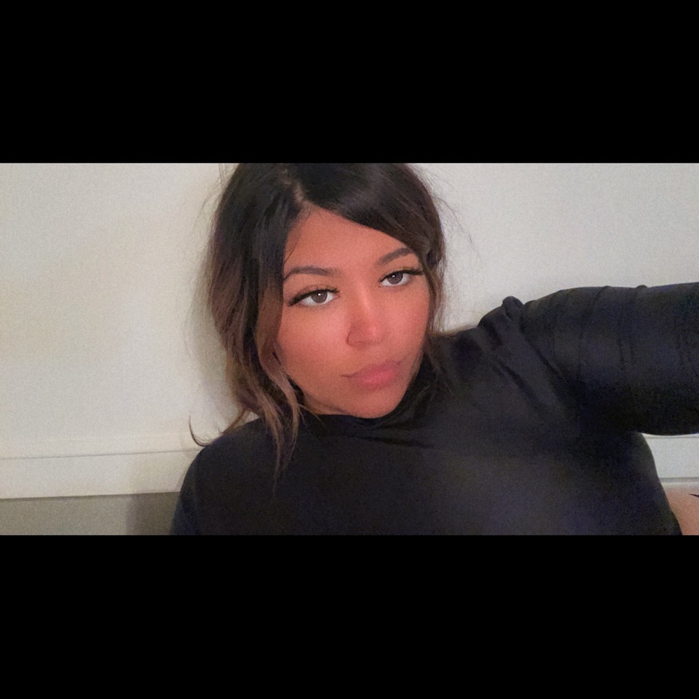 Meet your Posher, Anjelica